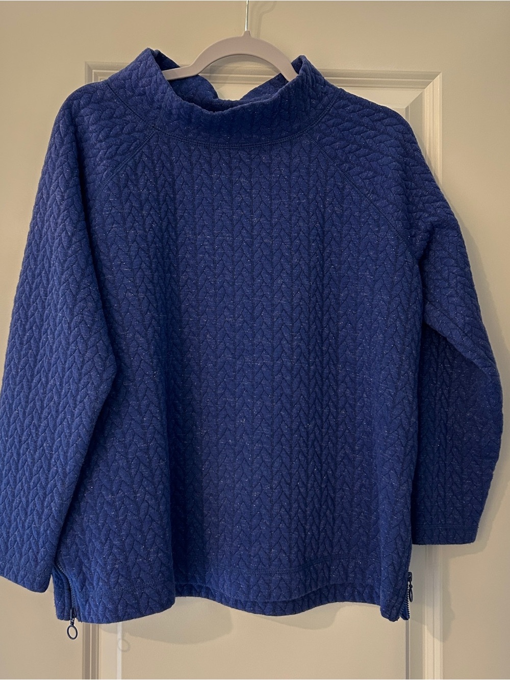 Talbots quilted blue pullover, mock neck with bits of silver threading Size 1x